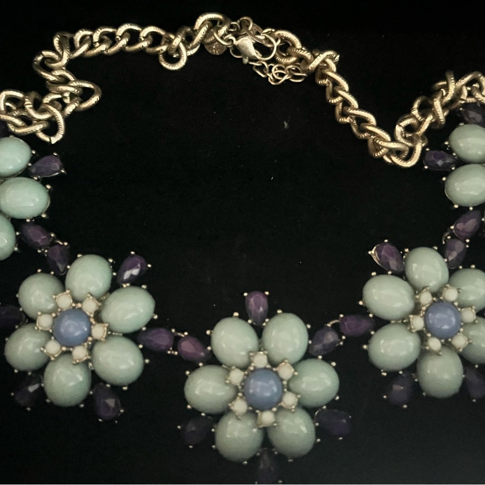 Leslie Danzis Chic Floral Necklace with Gold and Purple Accents - Picture 2 of 3